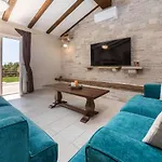Lucija By Interhome Vila Pazin